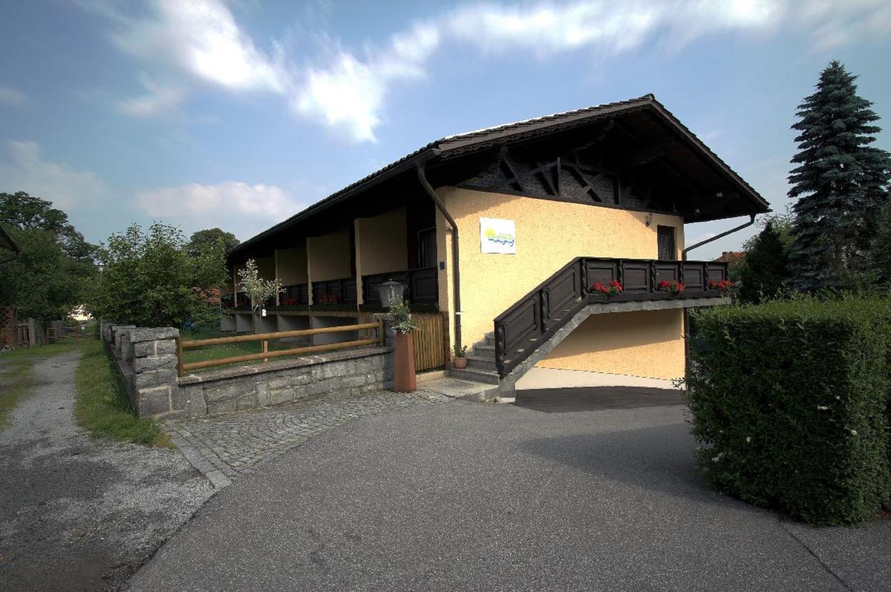 Gaestehaus Obermeier Ruhmannsfelden Exterior foto